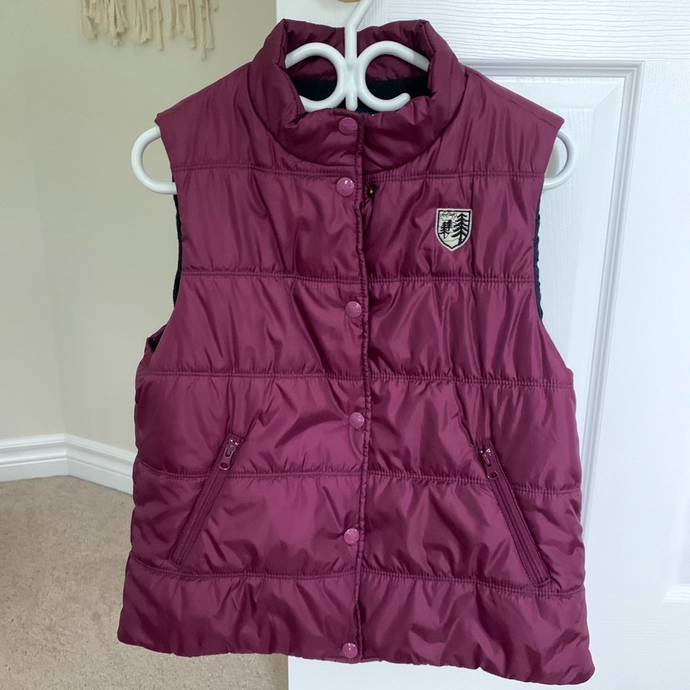American Eagle women’s XL fall vest.  Beautiful deep purple colour